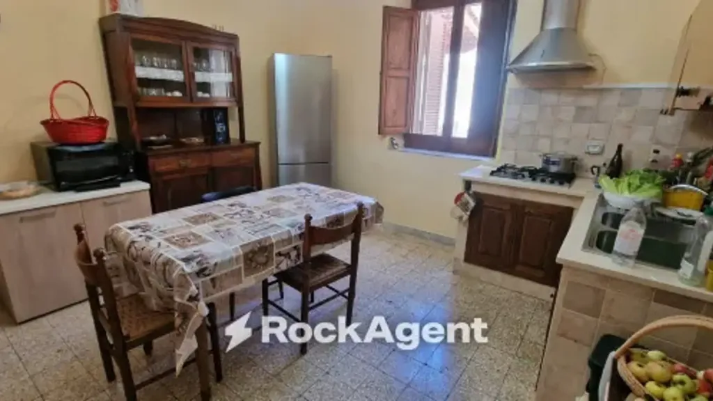 Köök - Villa with Garden in Rogliano