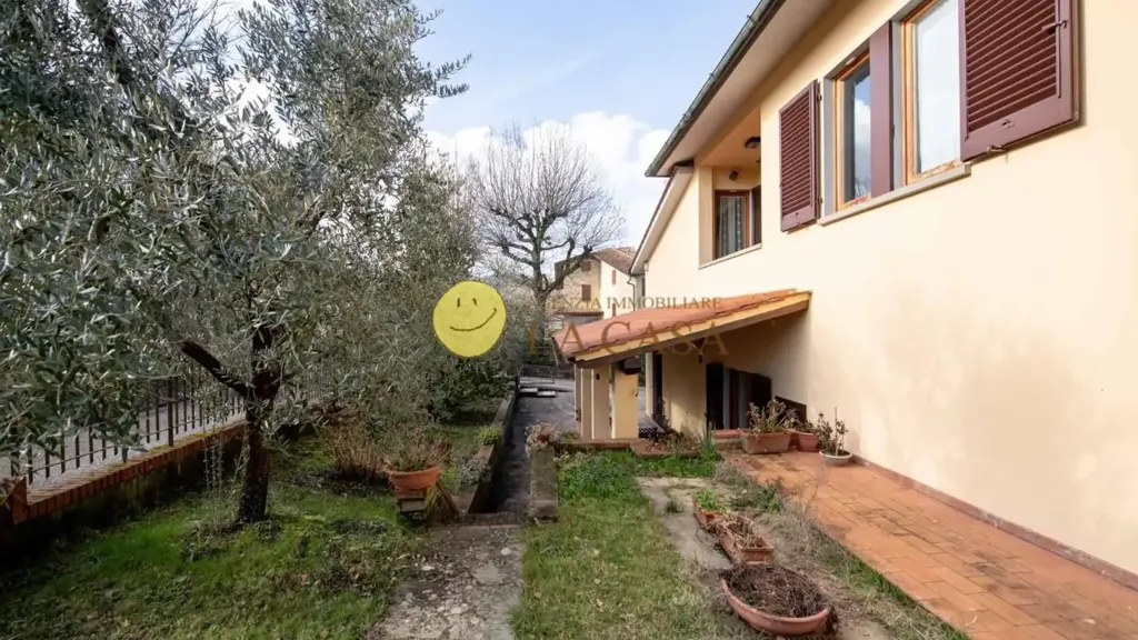 Giardino - Villa bifamiliare con piscina a Figline e Incisa Valdarno