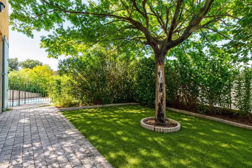 Giardino - House with Panoramic View and Pool in Velaux
