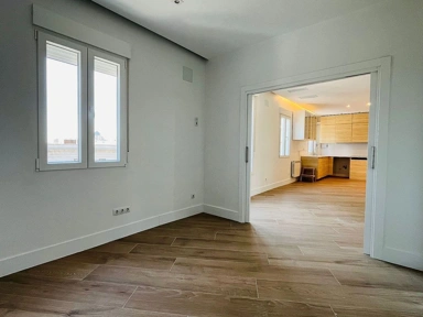 Pièces - Modernised Flat with East View in Chamberí