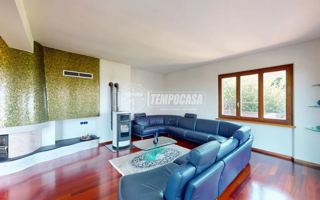 Séjour - Elegant Villa with Two Units in Camerata Picena