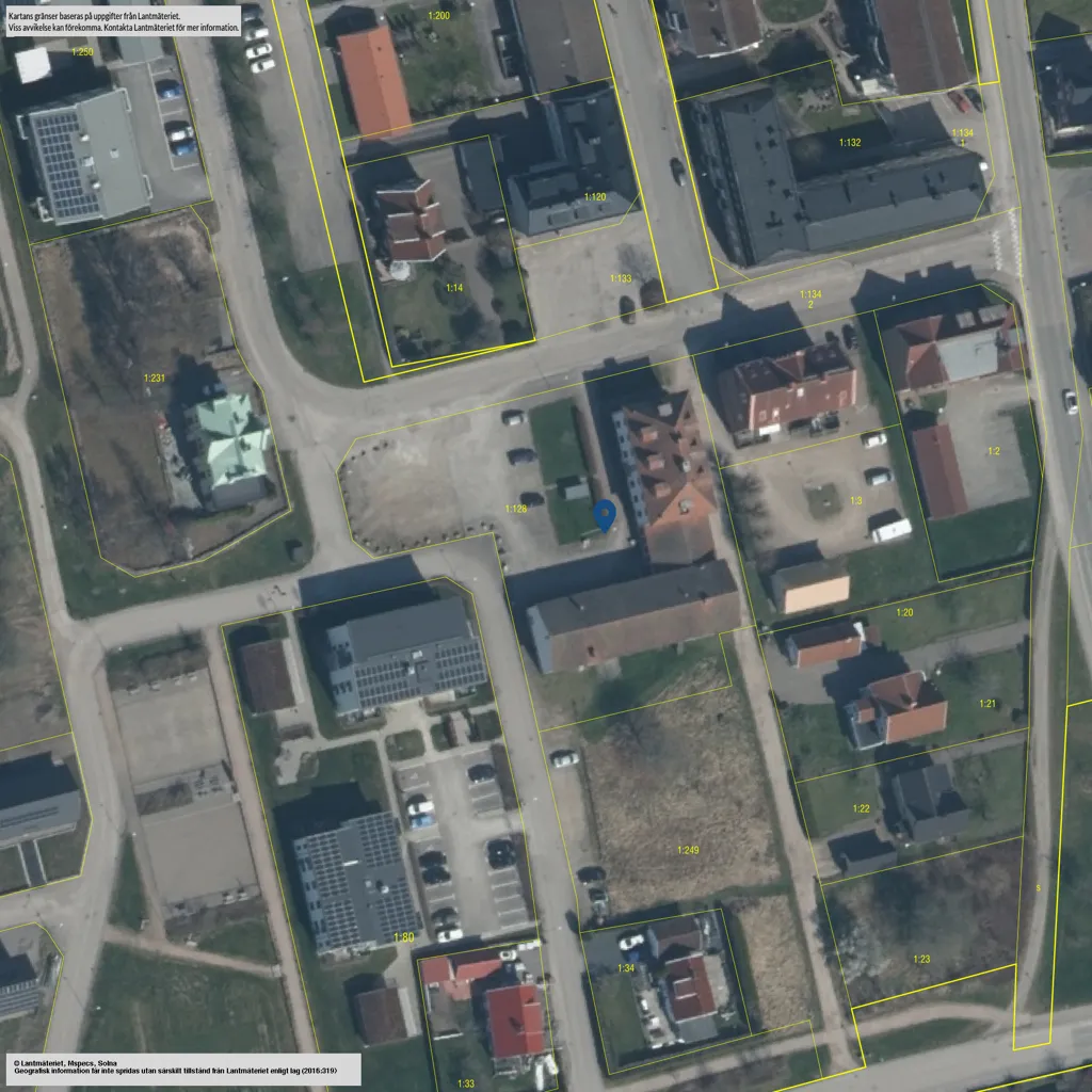Historic Civic Centre with Development Potential in Central Getinge