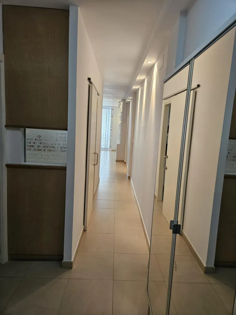 Esik - Flat with Balcony in Seville's Macarena