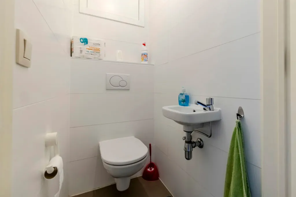 Bathrooms - Modern Apartment with Terrace in Mol