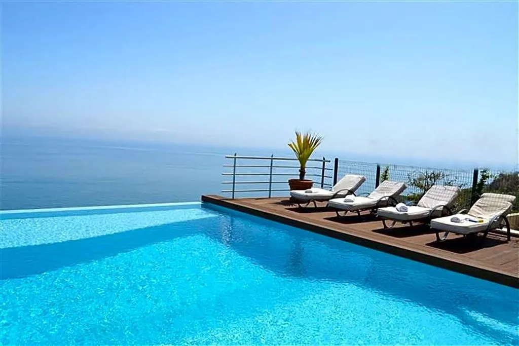 Bassein - Luxury Villa with Panoramic Views in La Duquesa