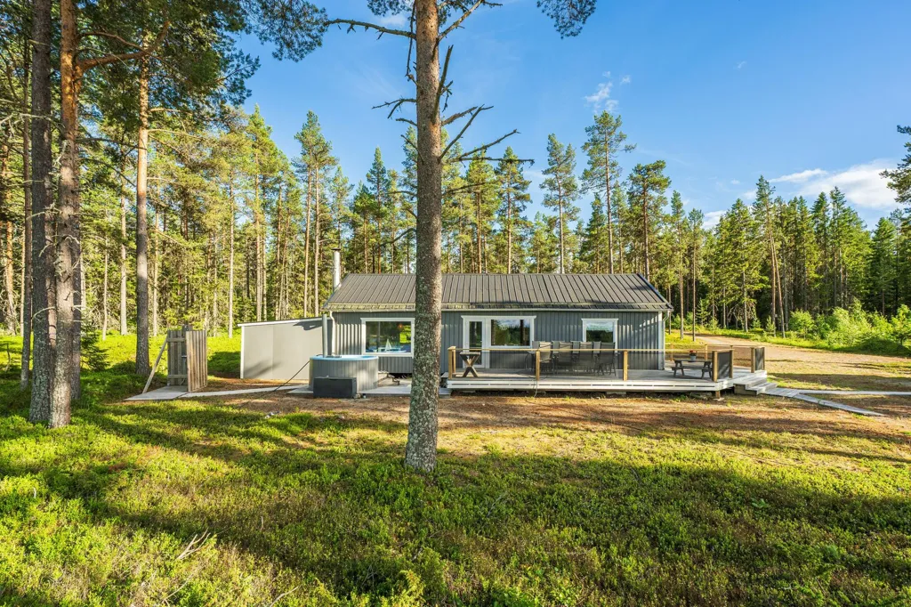 Exterior - Cottage with Water View near Coast