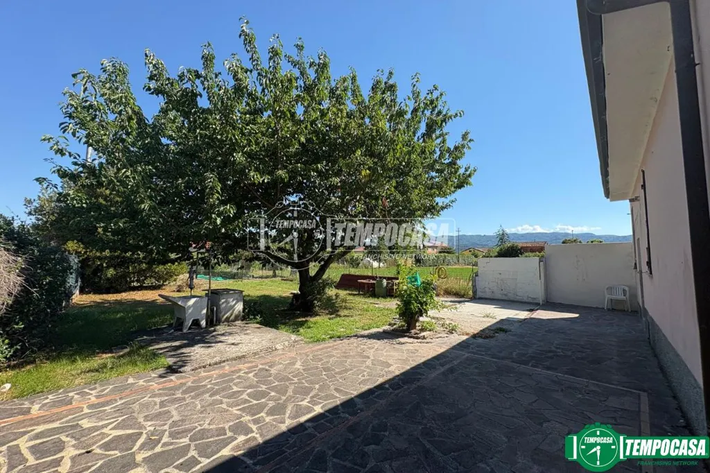 Aed - Detached Villa with Garden in Arcola