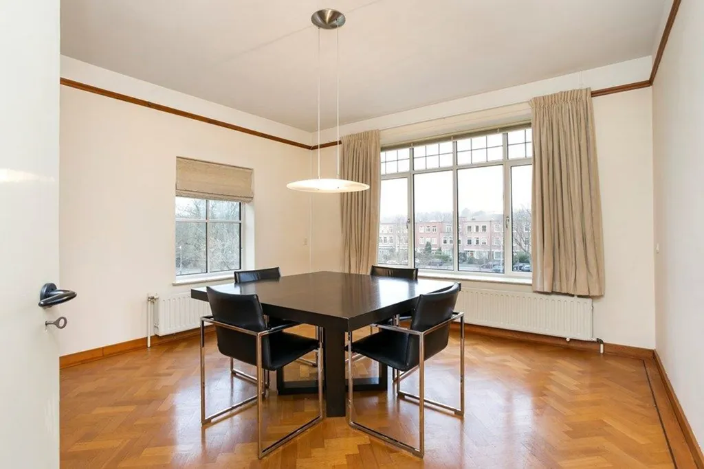 Söögituba - Portiekflat with Park Views in Den Haag