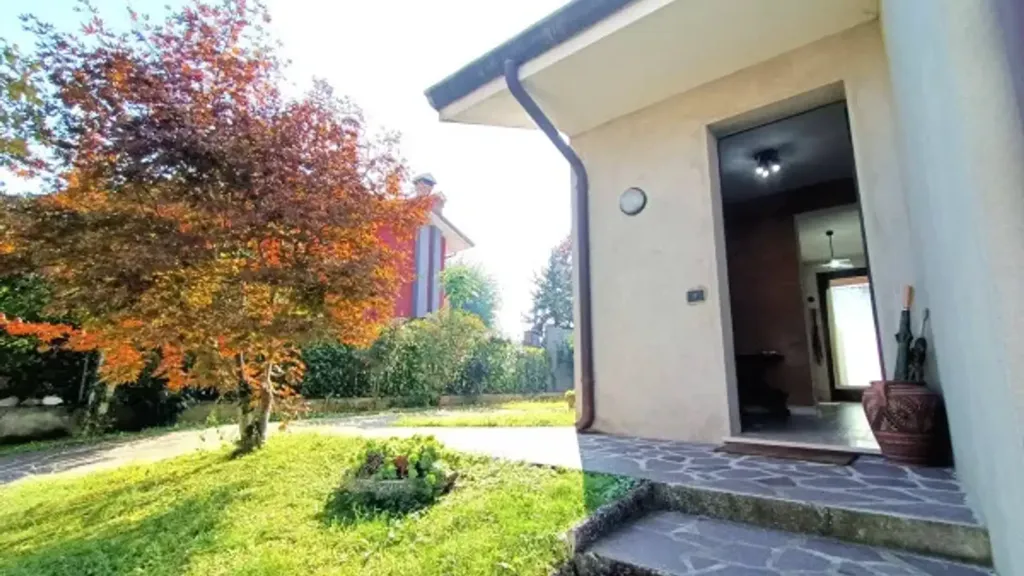 Aed - Terraced Villa with Garden in Adria