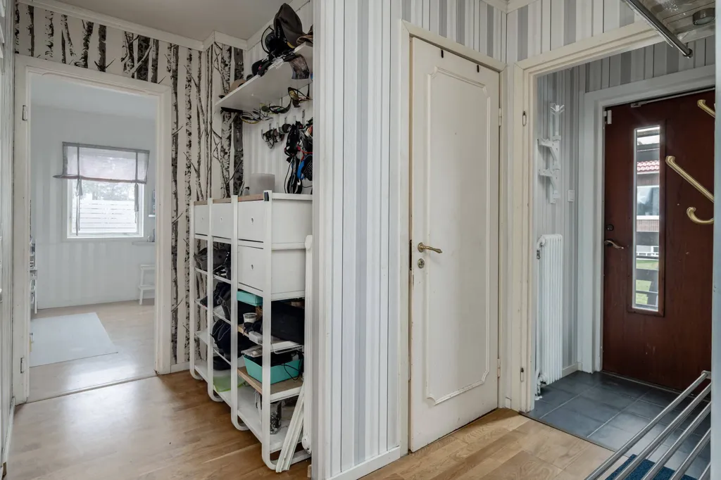 Hallway - 1.5-Storey Villa with Garden in Söderhamn
