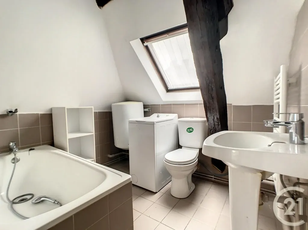 Salles de bain - Studio Meublé en Centre-Ville à Compiègne