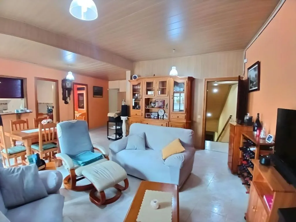 Elutuba - Chalet with Restaurant in Llorenç del Penedès