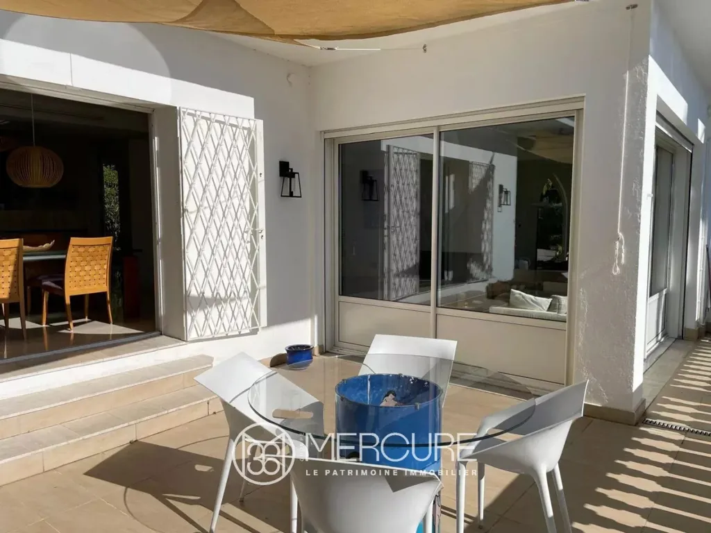 Terrazza - Villa with Panoramic View near Shops in Le Cannet