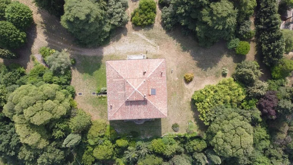 Õhuvaade - Old Villa with Lake Garda View in Lazise