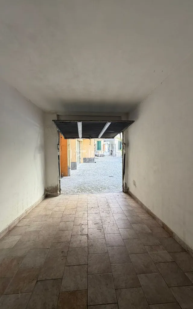 Garage - Parking Box in Central Milan