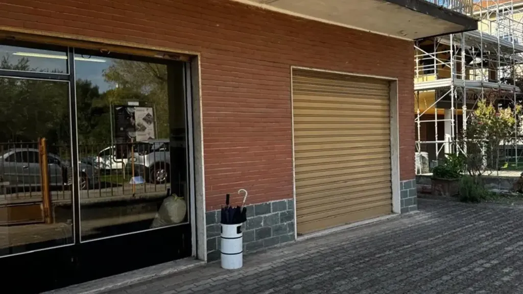 Extérieur - Cielo-Terra Property with Shop in Binasco
