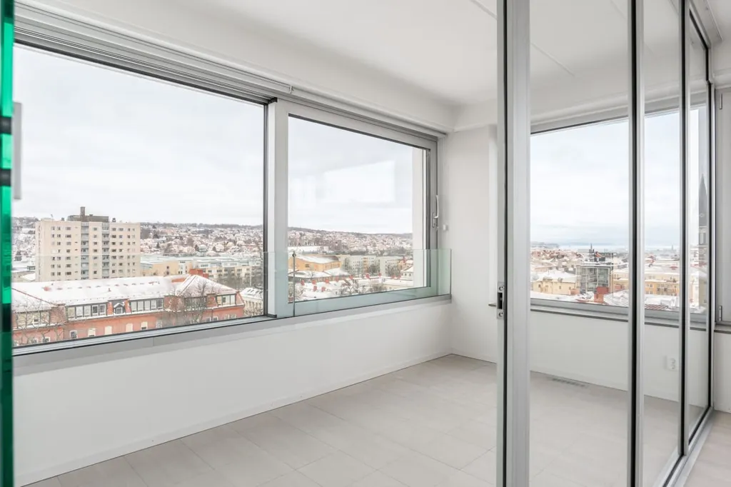 Toad - Apartment with Panoramic View over Vättern in Jönköping