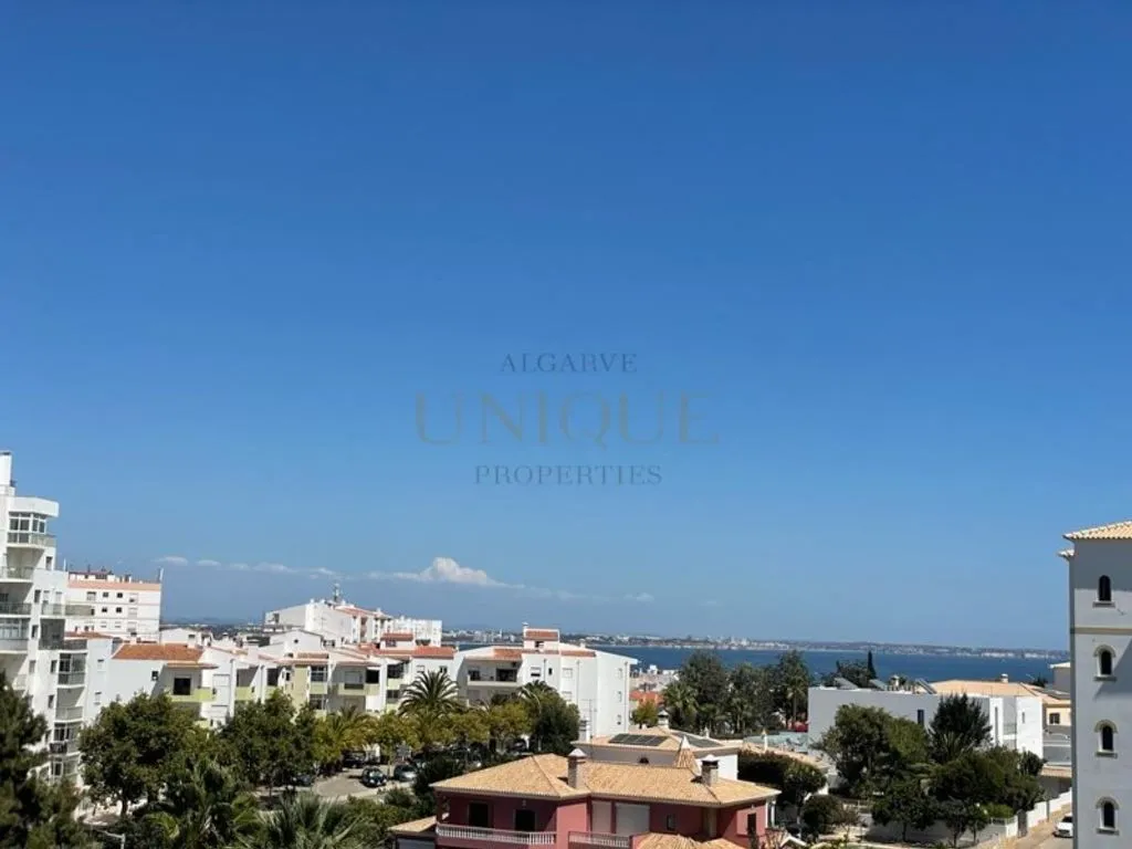 Rõdu - Luxury Flat with Rooftop Pool in Lagos