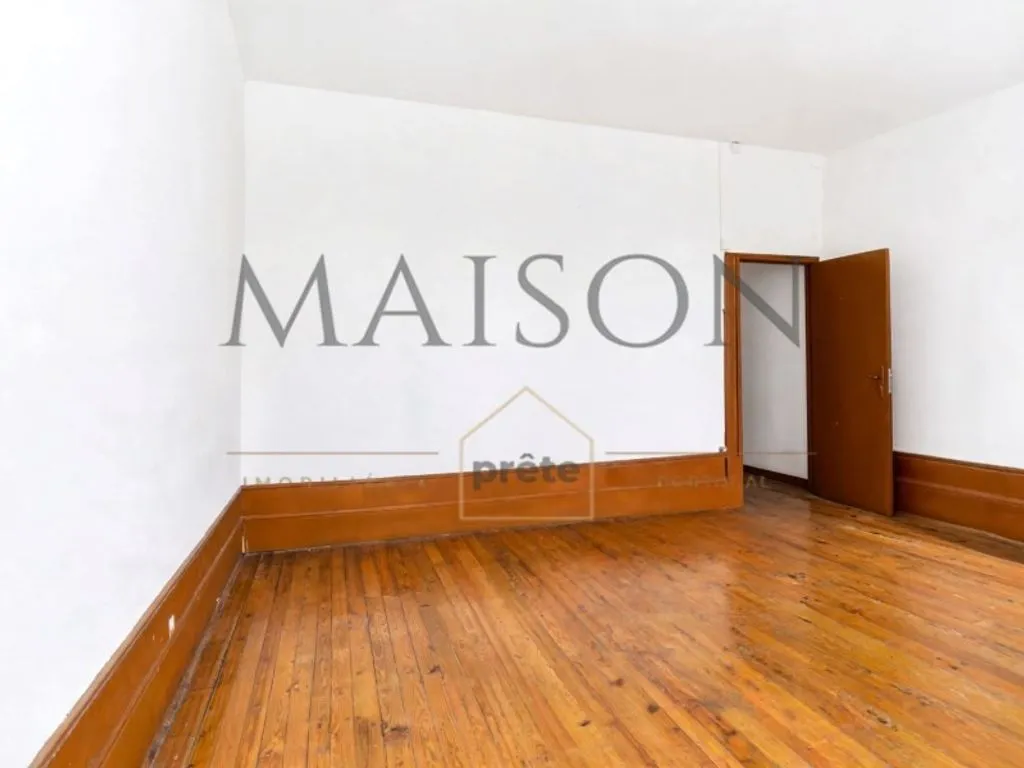 Pièces - Historic House with Commercial Space in Penafiel