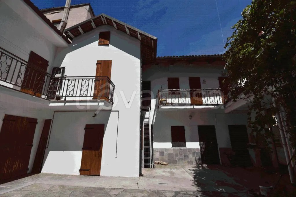 Jardin - Independent House with Terrace in Monteu Roero