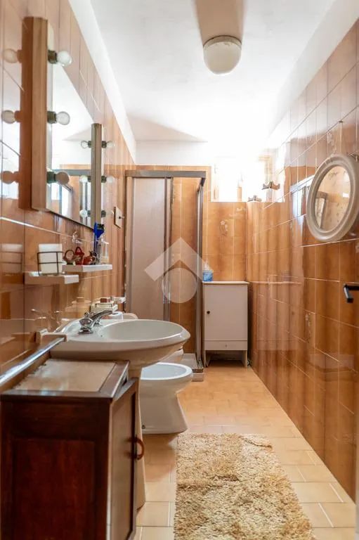 Bagni - Semi-detached House with Garden in Dossobuono