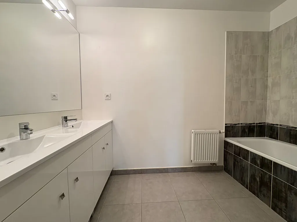 Salles de bain - Appartement 3 Pièces avec Jardin à Perpignan