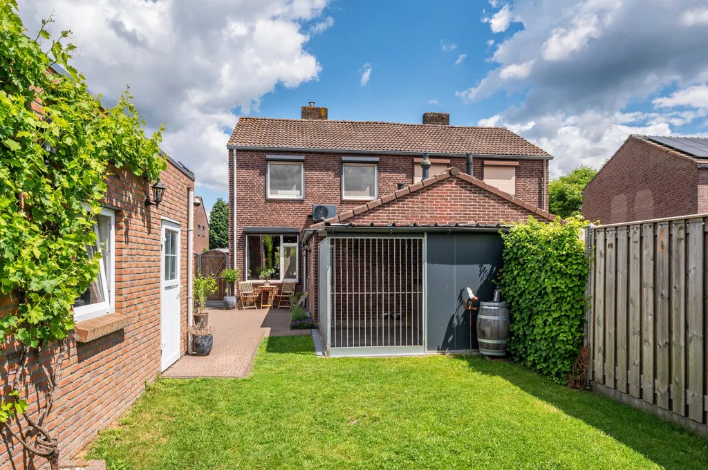 Jardin - Modernised Two-Storey House with Garden in Reuver