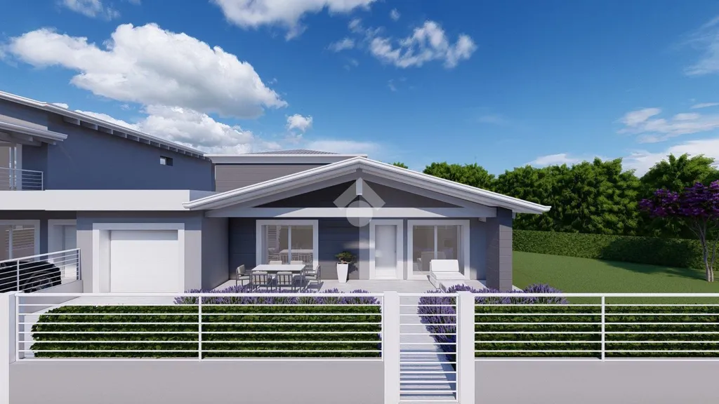 New Villa with Private Garden in Calcinato