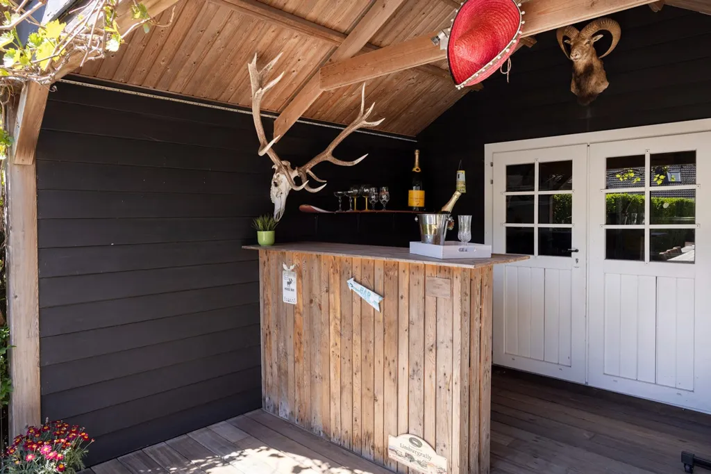 Terrasse - Maison Rénovée avec Piscine à Sint-Eloois-Winkel