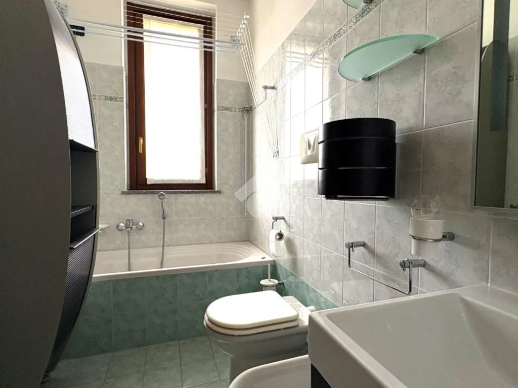 Vannitoad - Modern Flat with Terrace in Senago