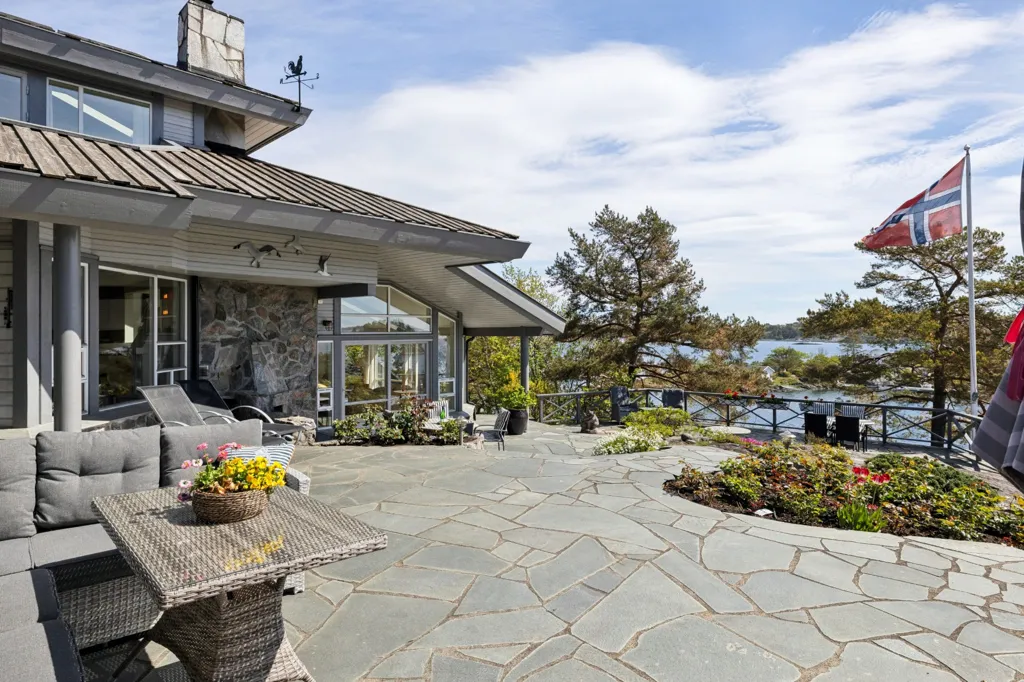 Terrasse - Architectural Detached House with Private Pier in Groos