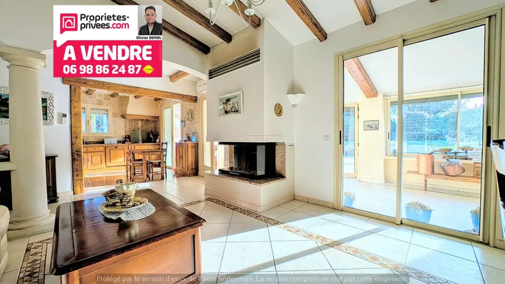 Séjour - Propriété en Deux Habitations avec Piscine à Montauroux