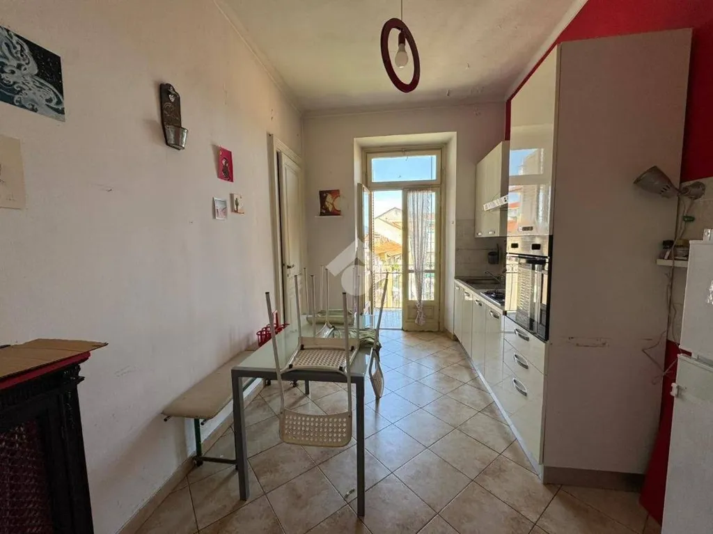 Cuisine - Spacious Apartment with Balcony in Cenisia, Turin