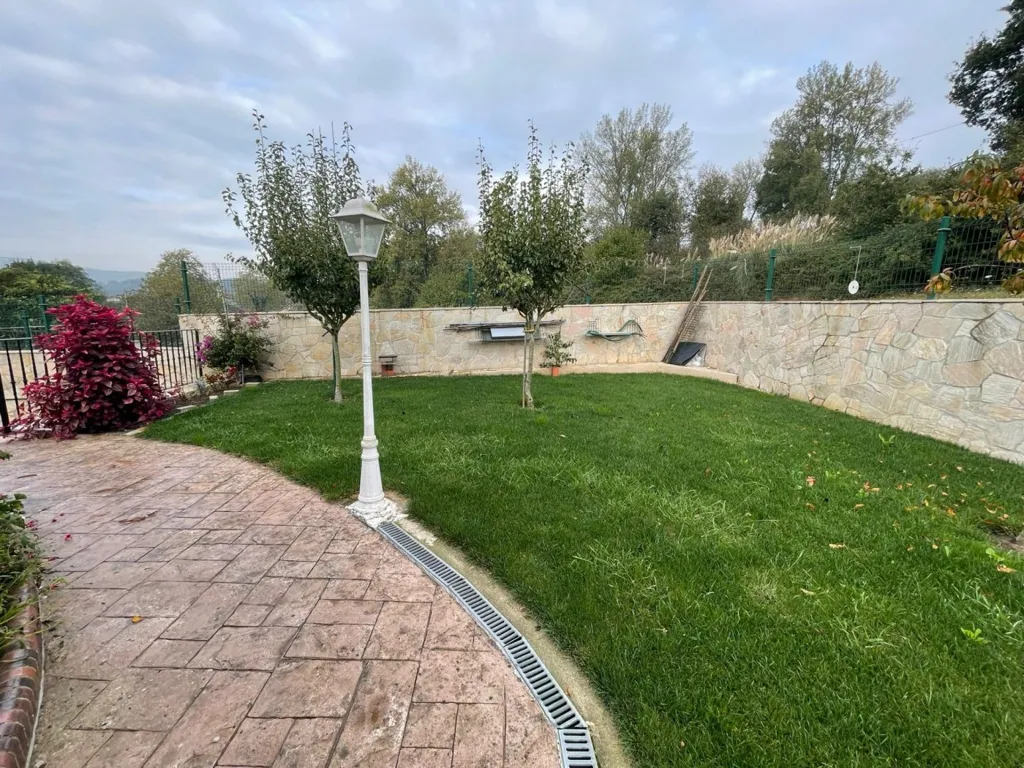 Garden - Chalet with Large Garden in Barcena de Cicero