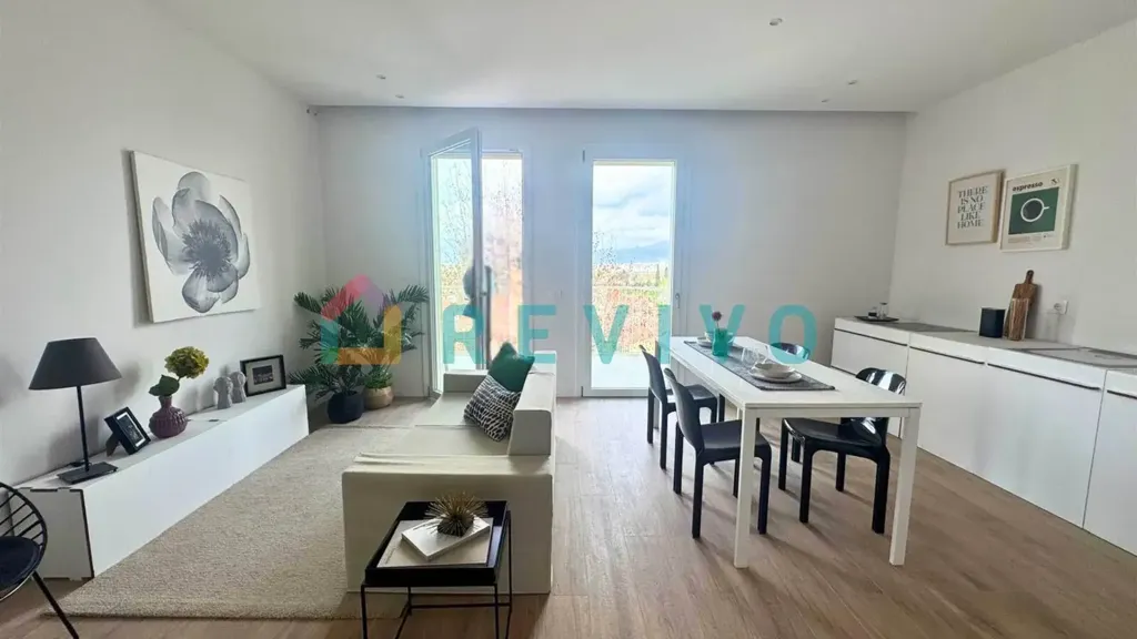 Living Room - New Triplex with Private Parking in Florence