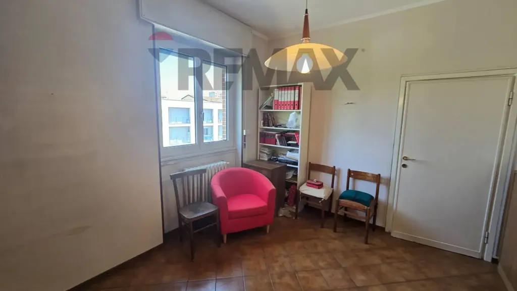 Kabinet - Spacious Triplex with Balcony in Milan