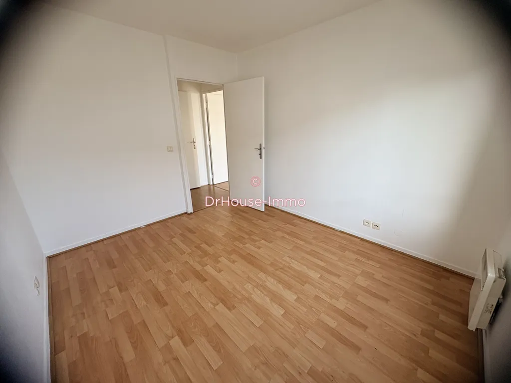 Rooms - Two-Bedroom Flat with Balcony in Mantes-la-Jolie