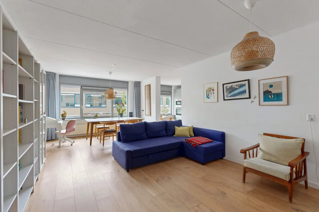 Soggiorno - Modern Apartment with Balcony in Amsterdam-Oost