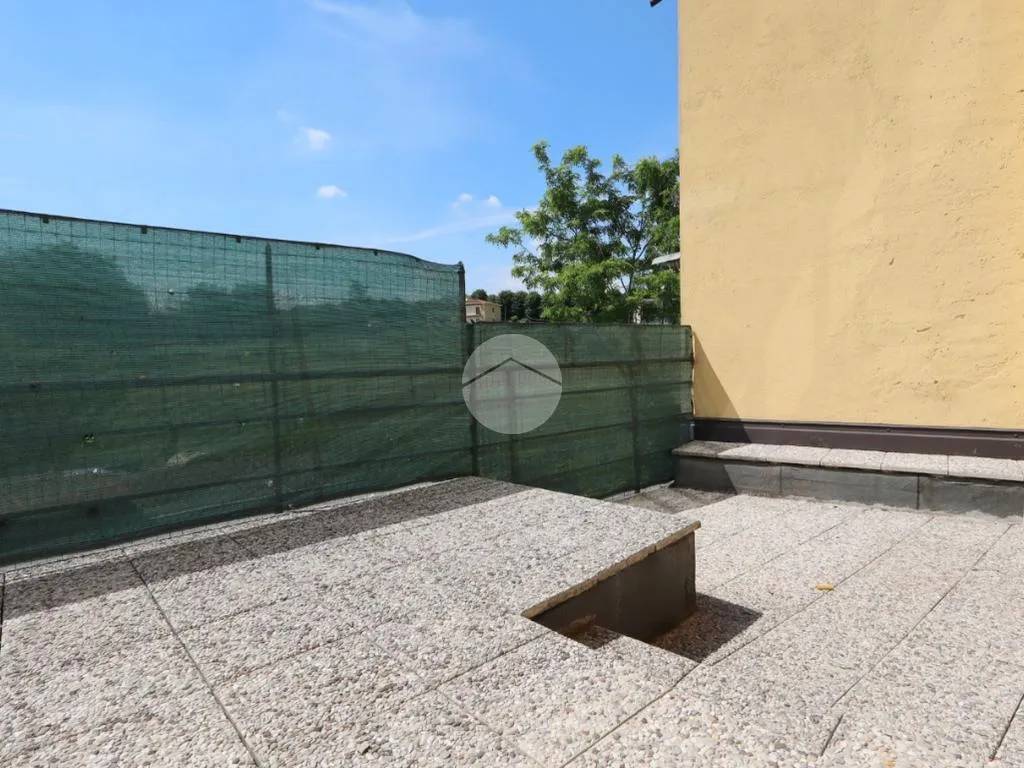 Terrass - Spacious 3-Bedroom Flat in Castenedolo