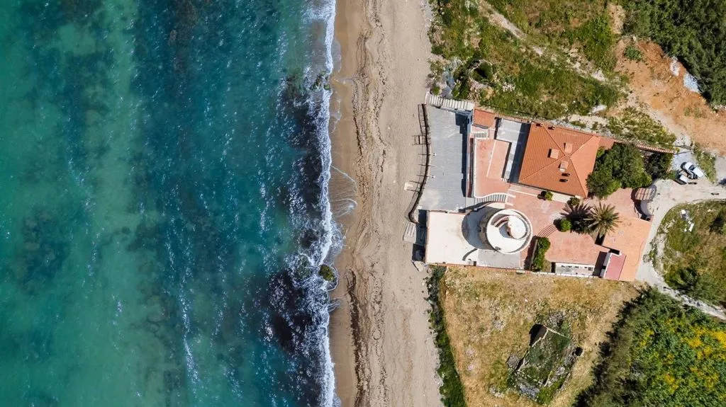 Vue aérienne - Beachfront Villa with Historic Character in Palermo