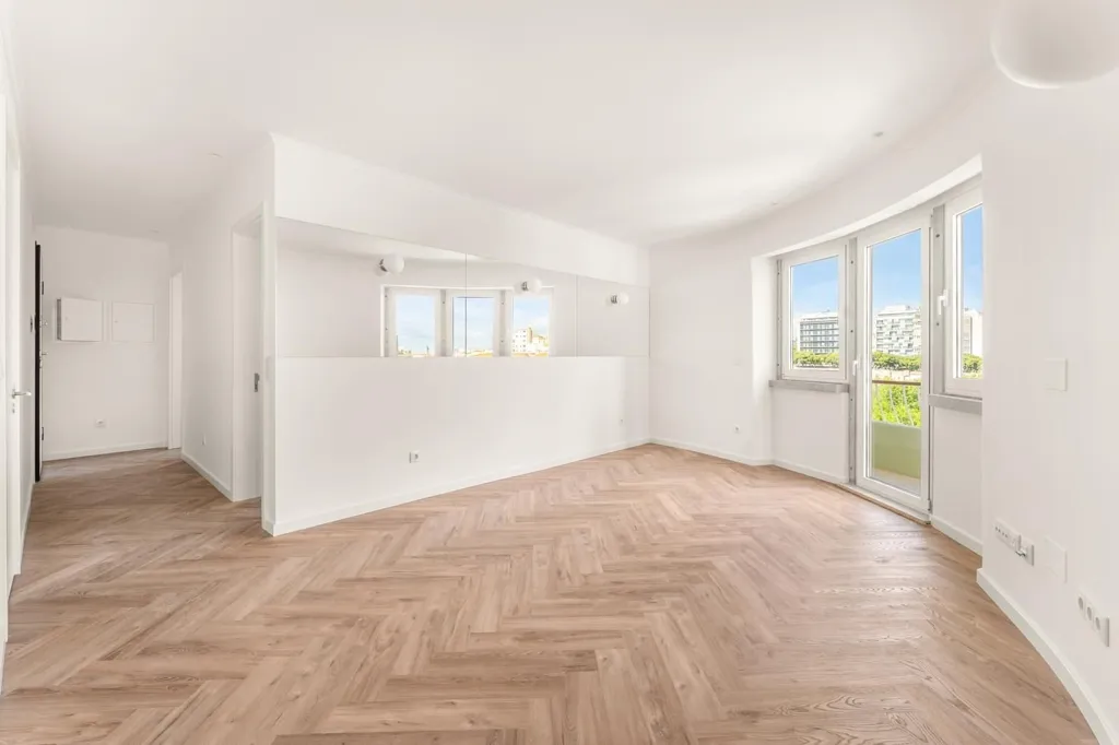 Pièces - Penthouse with Panoramic Views in Amoreiras, Lisbon