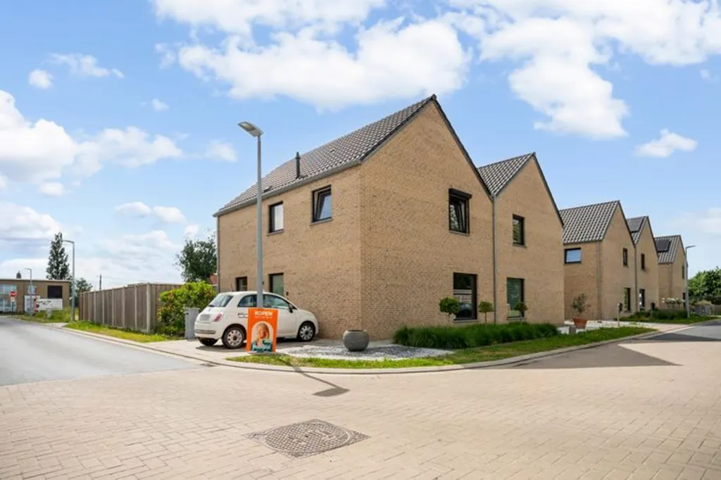 Extérieur - Maison Moderne avec Jardin à Oost-Vleteren
