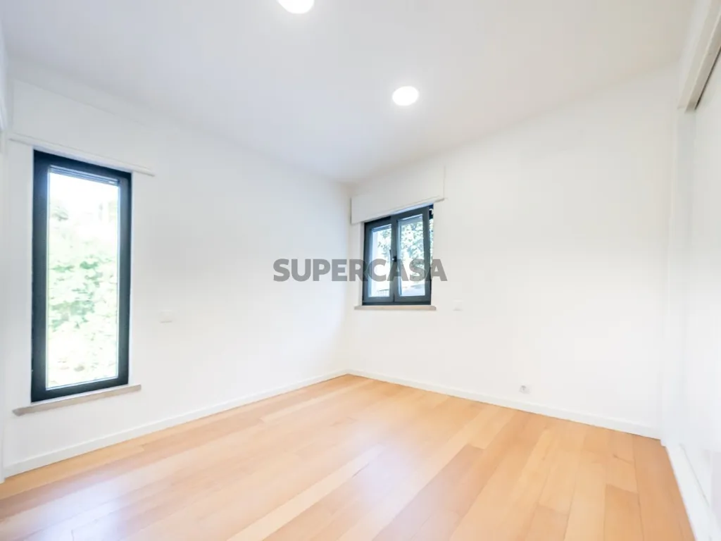 Toad - Luxury Detached House with Pool in Setúbal