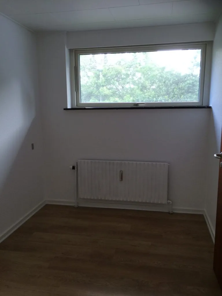 Toad - Charming 2-Bedroom Flat with Balcony in Kjellerup