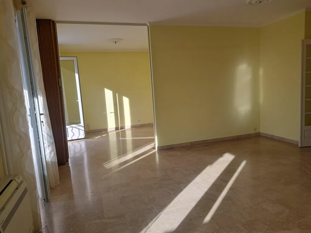Pièces - Appartement T3 avec Jardin Commun et Garage à Proximité du Tramway