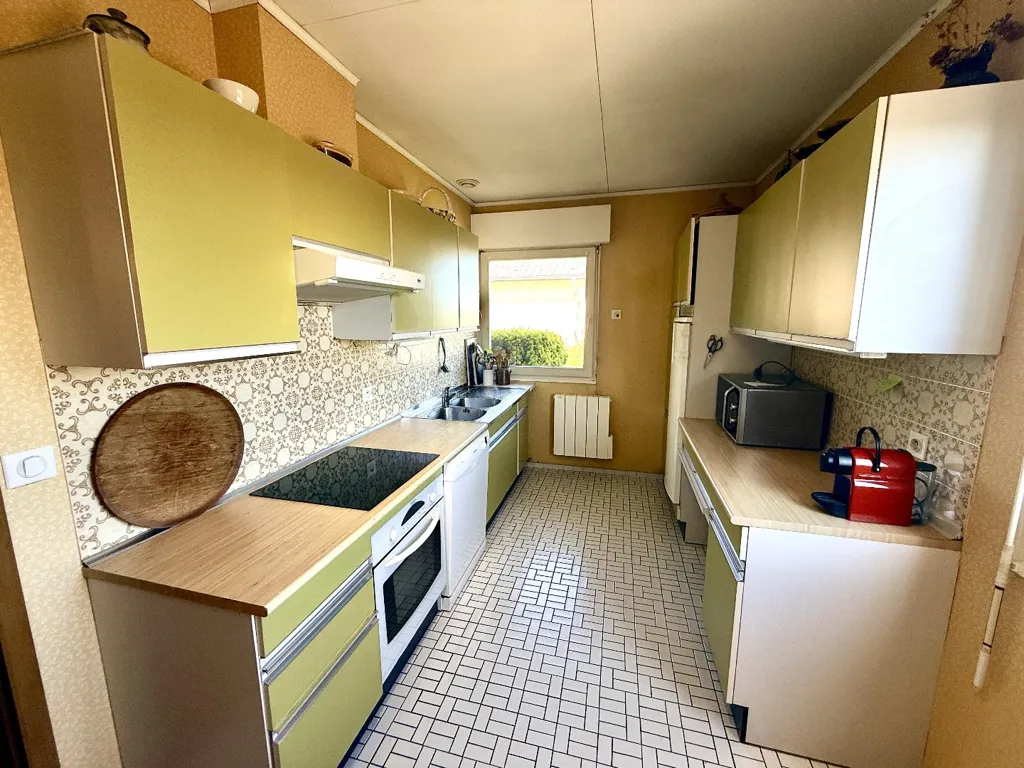 Kitchen - 7-Piece House with Garden in Essert
