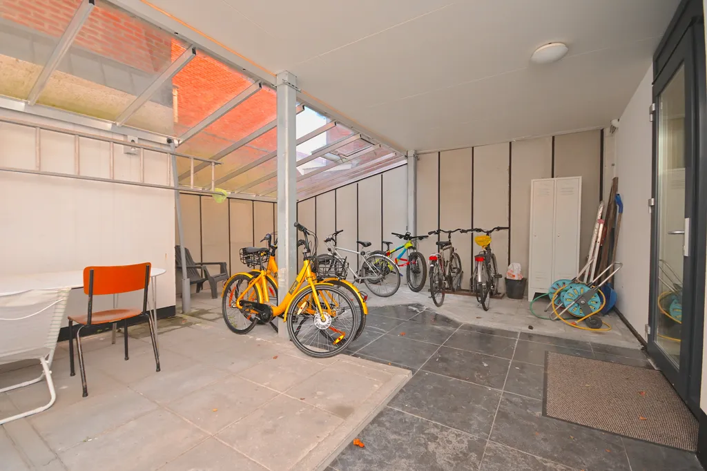 Furnished Two-Bedroom Flat with Balcony in Groningen