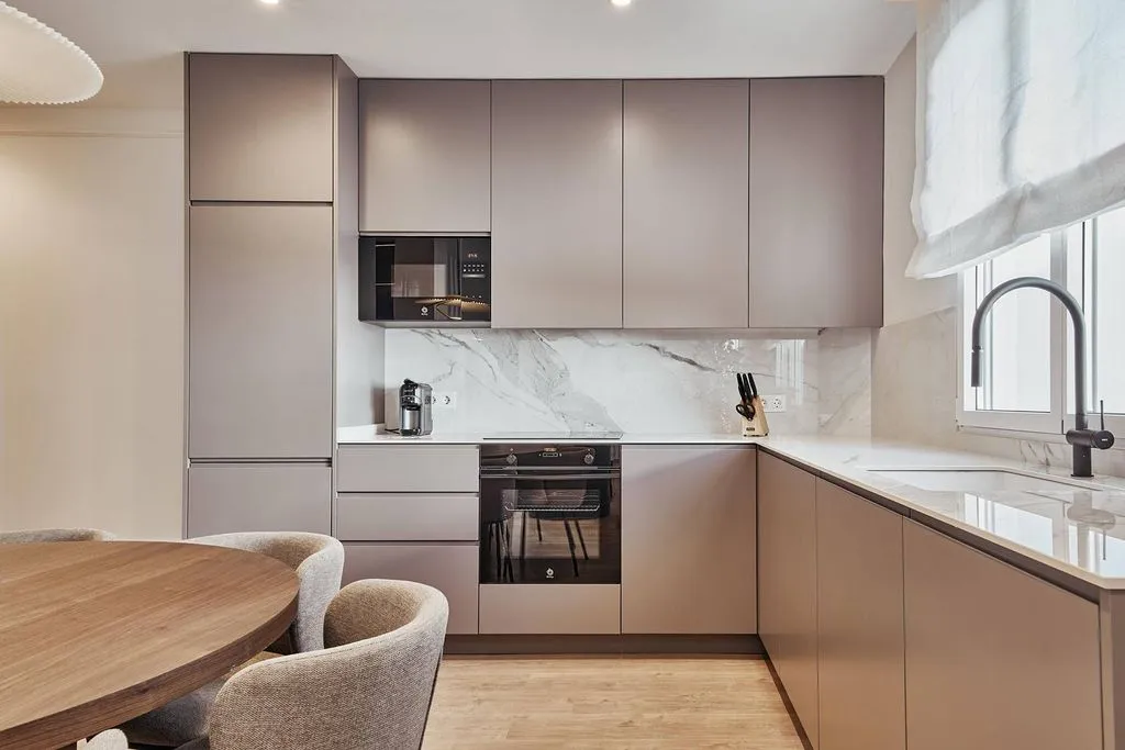 Cuisine - Renovated Apartment with City View in Madrid