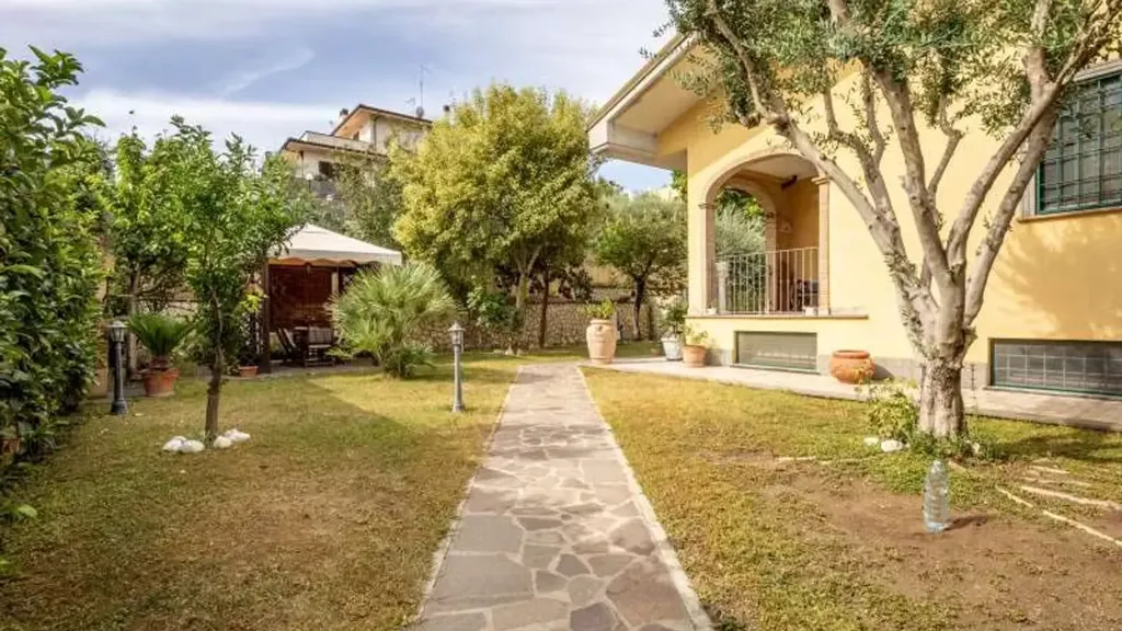 Jardin - Villa with Garden in Guidonia Montecelio