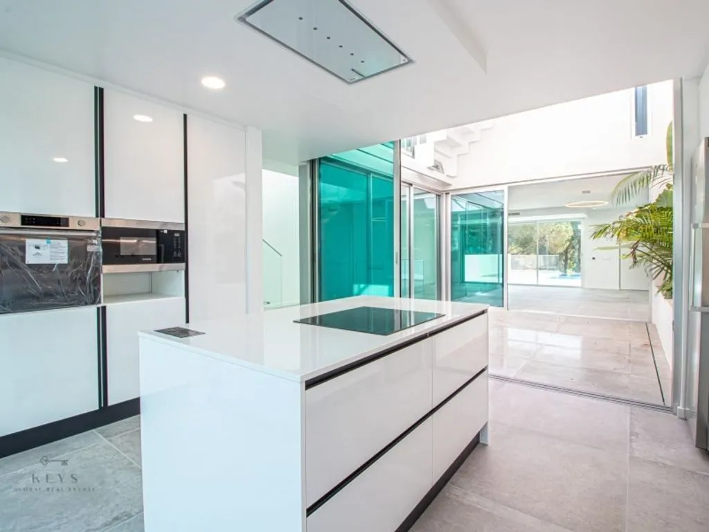 Köök - Contemporary Villa with Infinity Pool in Vilas Alvas